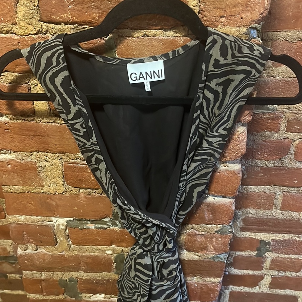 GANNI
Ruffled tiger-print georgette wrap dress - Picture 5 of 6